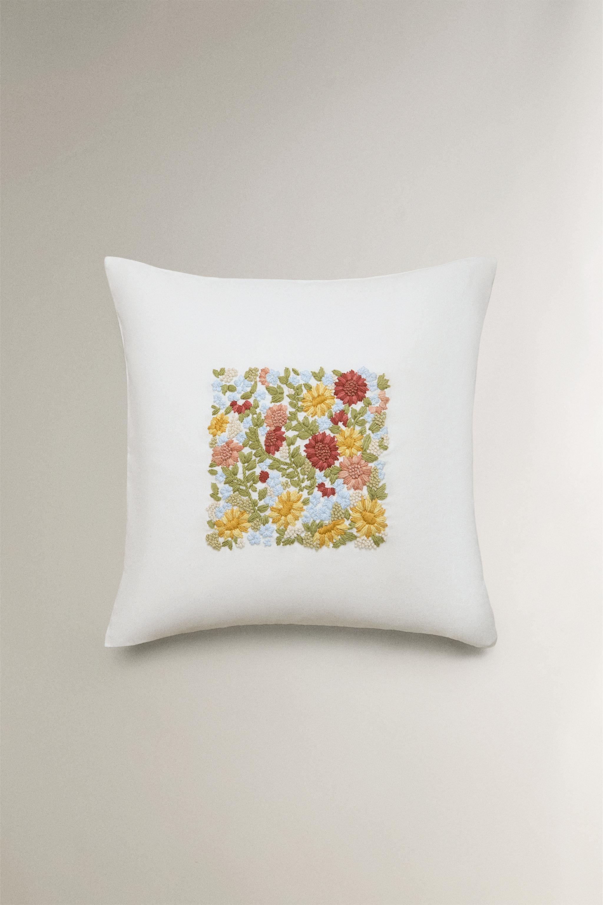 HOUSSE DE COUSSIN BRODERIE FLEURS